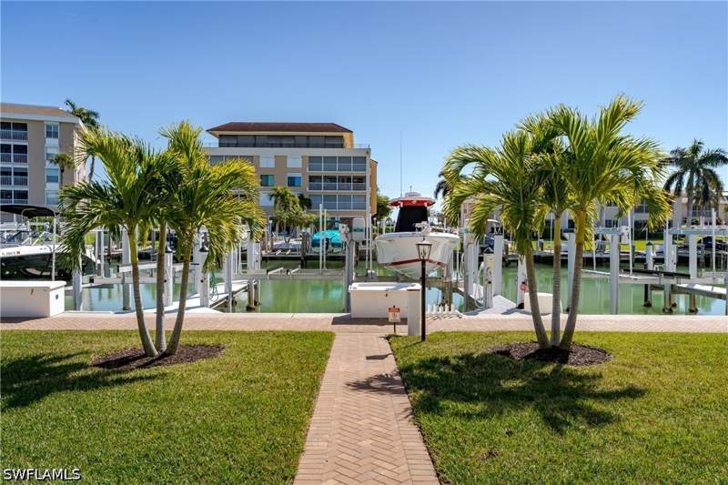 3 bedroom Condominium at 907 Panama Ct 203, Maxime Club Of Marco Island, Marco Island — photo 2
