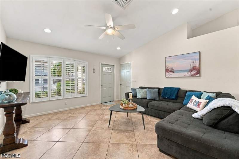 3 bedroom SingleFamilyResidence at 2825 SW 33rd Ter, Cape Coral, Cape Coral — photo 5