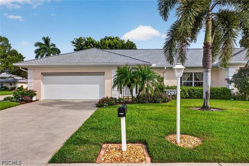 2 bedroom Attached at 1287 S Brandywine Cir, Brandywine, Fort Myers — photo 1