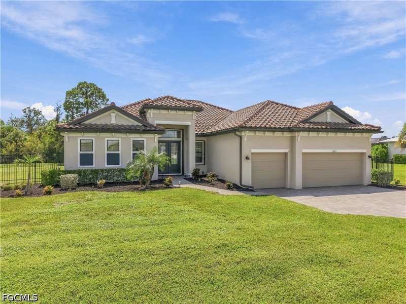 3 bedroom SingleFamilyResidence at 14211 Binghampton Dr, Remington Oaks, Fort Myers — photo 1