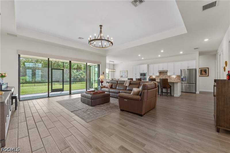 3 bedroom SingleFamilyResidence at 14211 Binghampton Dr, Remington Oaks, Fort Myers — photo 5