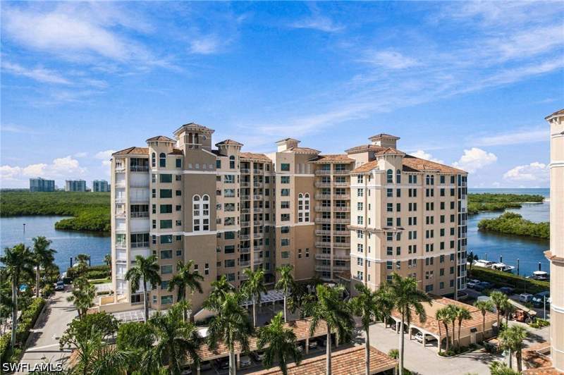 2 bedroom Condominium at 425 Dockside Dr 703, Pelican Isle, Naples — photo 2