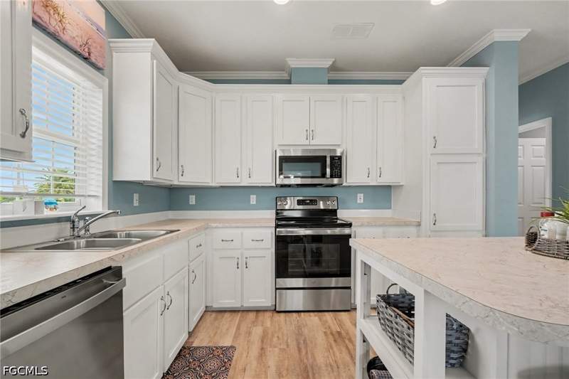 2 bedroom ManufacturedHome at 11220 Bayside Ln, Bayside Estates, Fort Myers Beach — photo 4