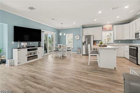 11220 Bayside Ln, Fort Myers Beach FL - photo 6 of 41