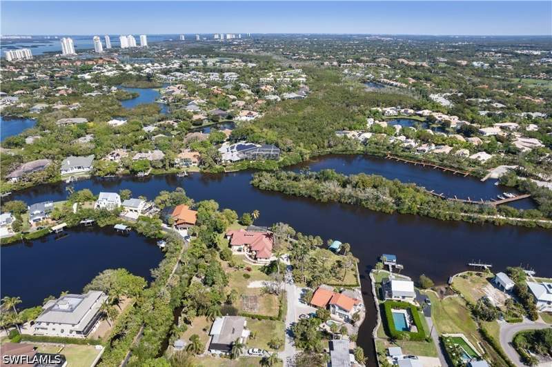3 bedroom SingleFamilyResidence at 27557 Shore Dr, Imperial Shores, Bonita Springs — photo 4