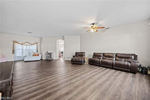 15752 Sunny Crest Ln, Fort Myers FL - photo 6 of 49