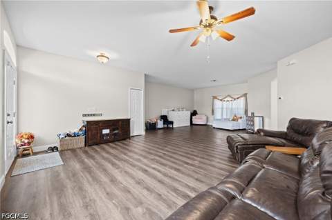 15752 Sunny Crest Ln, Fort Myers FL - photo 7 of 49