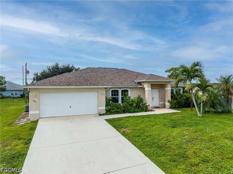 3 bedroom SingleFamilyResidence at 408 NE 25th St, Cape Coral, Cape Coral — photo 1