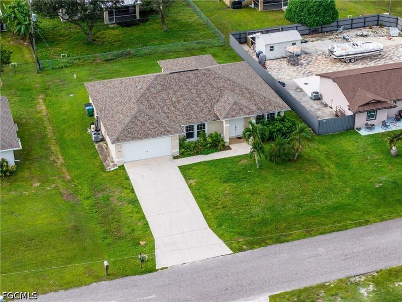 3 bedroom SingleFamilyResidence at 408 NE 25th St, Cape Coral, Cape Coral — photo 4