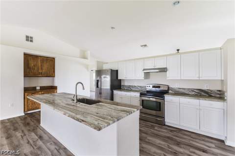 408 NE 25th St, Cape Coral FL - photo 6 of 33