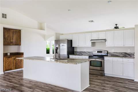 408 NE 25th St, Cape Coral FL - photo 7 of 33