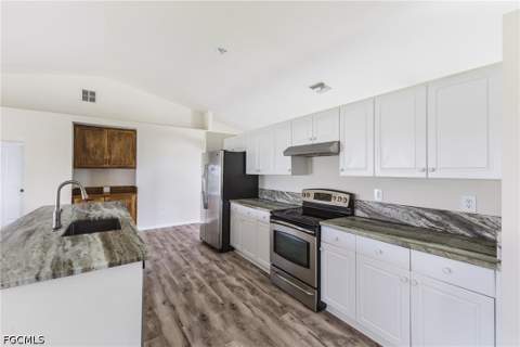 408 NE 25th St, Cape Coral FL - photo 8 of 33
