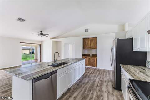 408 NE 25th St, Cape Coral FL - photo 9 of 33