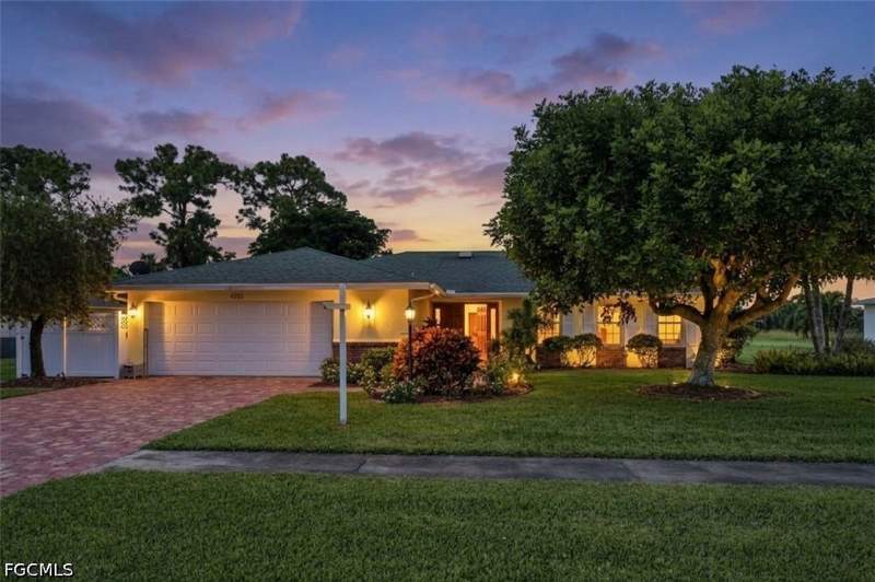 3 bedroom SingleFamilyResidence at 4151 Orange Grove Blvd, Lochmoor, North Fort Myers — photo 2