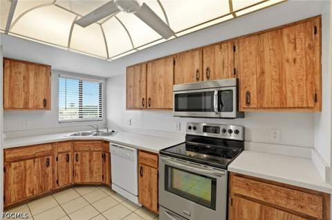 1203 SW 48th Ter 202, Cape Coral FL - photo 11 of 40