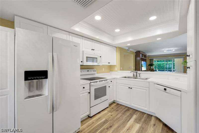 2 bedroom Condominium at 26699 Little John Ct 62, Manor, Bonita Springs — photo 3
