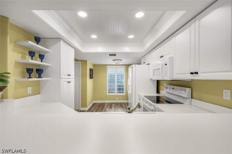 2 bedroom Condominium at 26699 Little John Ct 62, Manor, Bonita Springs — photo 5
