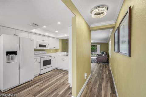 26699 Little John Ct 62, Bonita Springs FL - photo 6 of 17