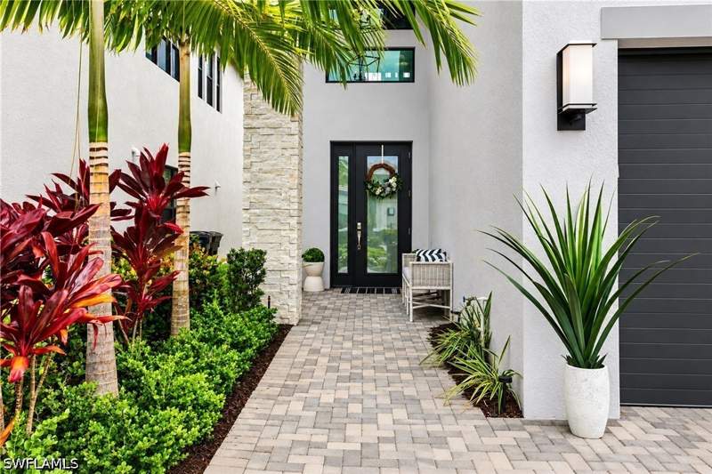 5 bedroom SingleFamilyResidence at 20322 Fair Oak Ln, Rivercreek In Estero, Estero — photo 2