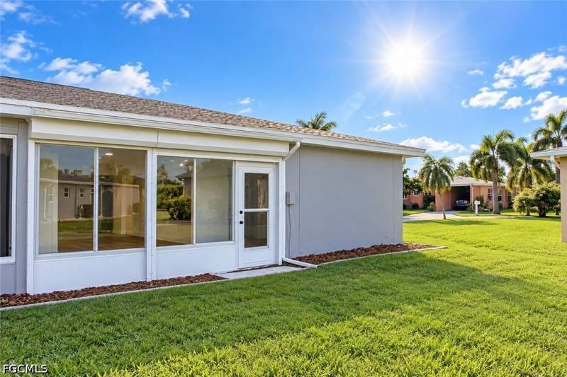 2 bedroom Attached at 8381 Antigua Ct, Leisure Estates, Fort Myers — photo 4