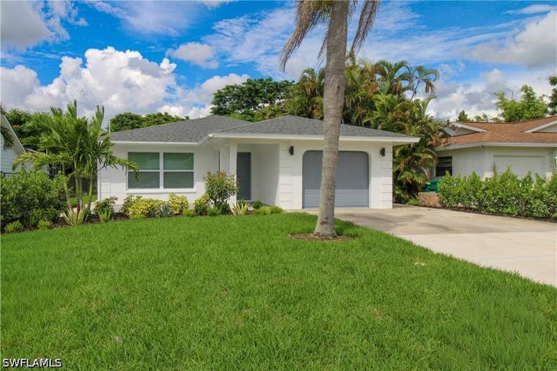 3 bedroom SingleFamilyResidence at 787 98th Ave N, Naples Park, Naples — photo 2