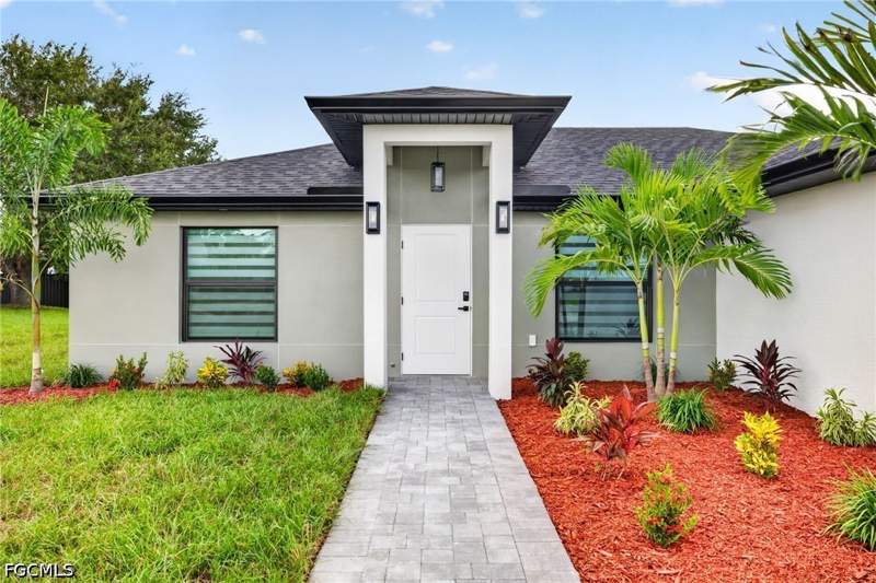 3 bedroom SingleFamilyResidence at 1200 NE 19th St, Cape Coral, Cape Coral — photo 2