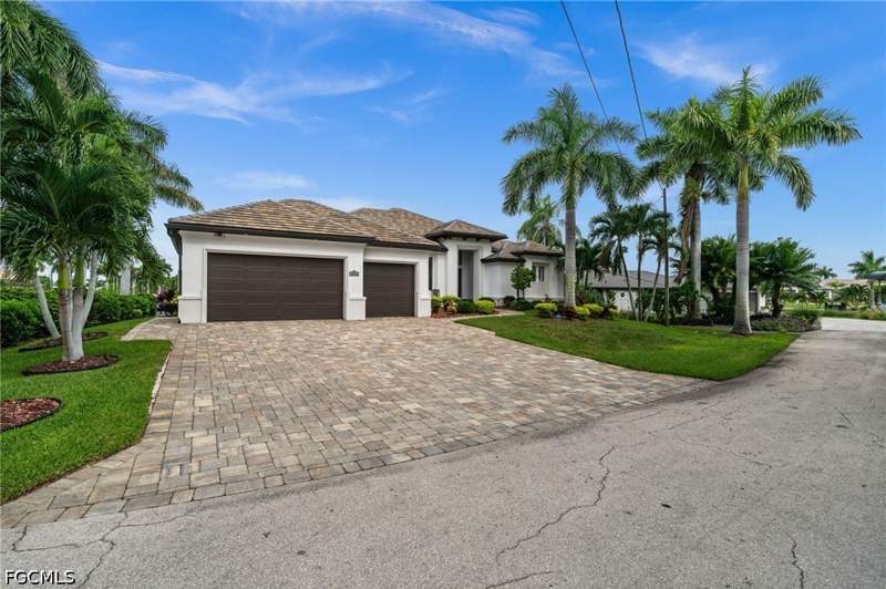 3 bedroom SingleFamilyResidence at 5205 Sunset Ct, Cape Coral, Cape Coral — photo 5