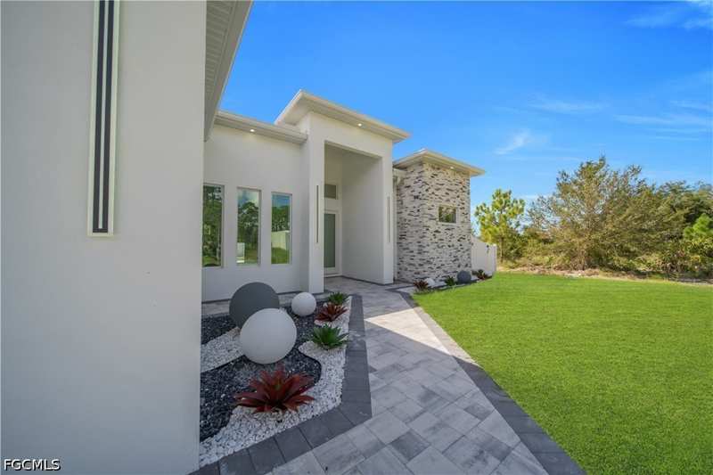 3 bedroom SingleFamilyResidence at 752 Clancy St E, Lehigh Acres, Lehigh Acres — photo 1