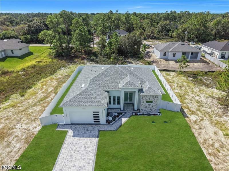 3 bedroom SingleFamilyResidence at 752 Clancy St E, Lehigh Acres, Lehigh Acres — photo 2