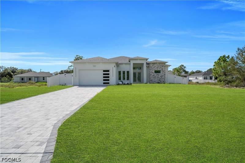 3 bedroom SingleFamilyResidence at 752 Clancy St E, Lehigh Acres, Lehigh Acres — photo 5