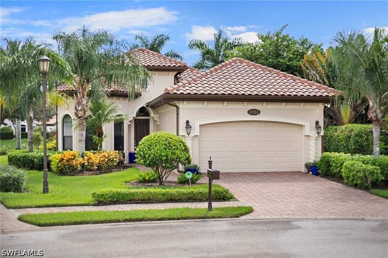 3 bedroom SingleFamilyResidence at 6502 Roma Way, Lakoya, Naples — photo 1