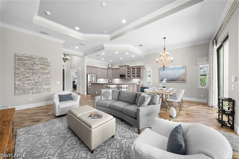 3 bedroom SingleFamilyResidence at 6502 Roma Way, Lakoya, Naples — photo 2