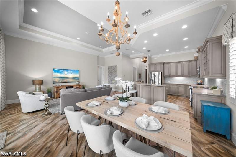 3 bedroom SingleFamilyResidence at 6502 Roma Way, Lakoya, Naples — photo 3
