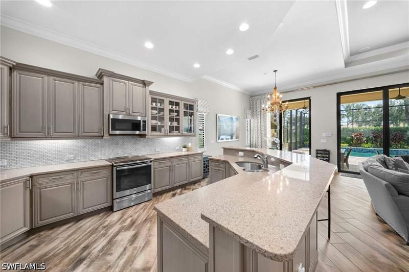 3 bedroom SingleFamilyResidence at 6502 Roma Way, Lakoya, Naples — photo 4