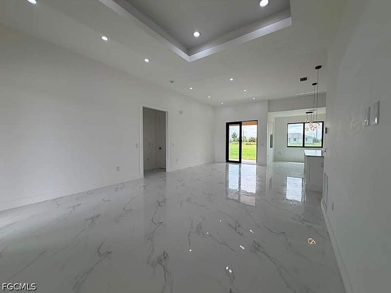 3 bedroom SingleFamilyResidence at 129 Carousel Ave, Banyan Village, Labelle — photo 5