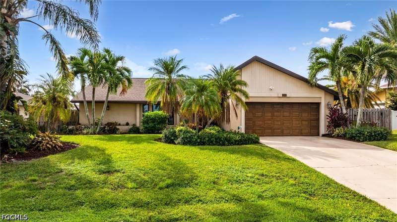 3 bedroom SingleFamilyResidence at 2240 SE 27th Ter, Cape Coral, Cape Coral — photo 4