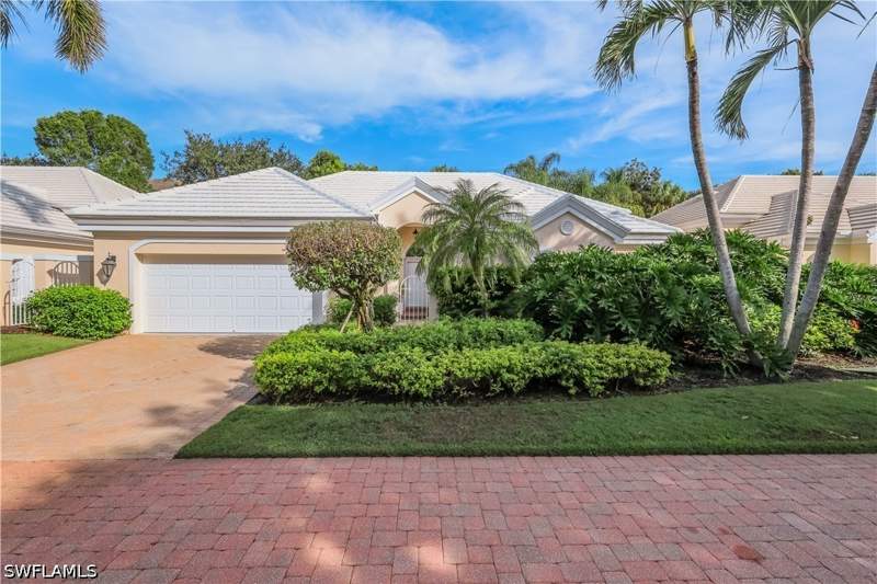 3 bedroom Detached at 353 Carlton Pl 33, Carlton Place, Naples — photo 2