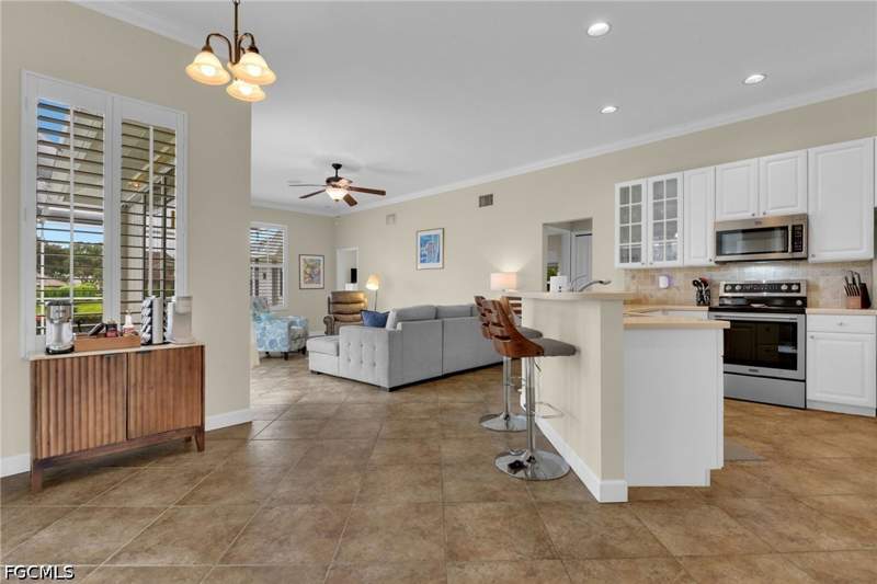 4 bedroom SingleFamilyResidence at 11865 Grand Isles Ln, Fairway Isles, Fort Myers — photo 4