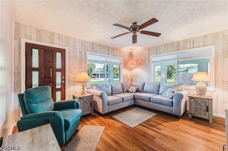 2 bedroom SingleFamilyResidence at 17 Victoria Dr, Kline Manor, North Fort Myers — photo 5