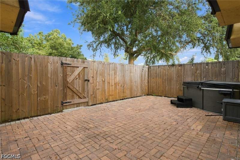 3 bedroom SingleFamilyResidence at 12355 Woodrose Ct 3, Parkwoods Townhouse Community, Fort Myers — photo 2
