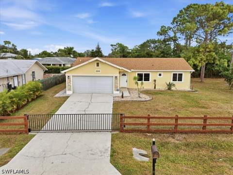 18343 Hawthorne Rd, Fort Myers FL - photo 12 of 42
