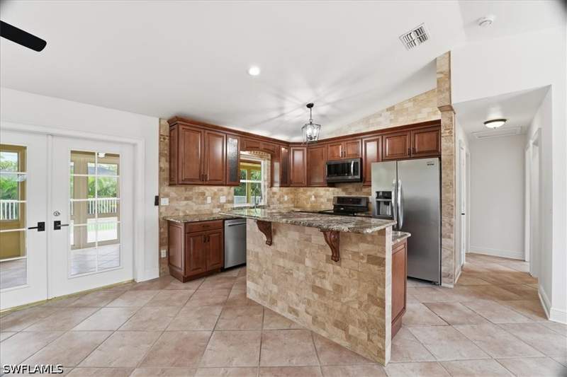 3 bedroom SingleFamilyResidence at 18343 Hawthorne Rd, San Carlos Park, Fort Myers — photo 3
