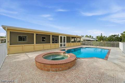 18343 Hawthorne Rd, Fort Myers FL - photo 8 of 42