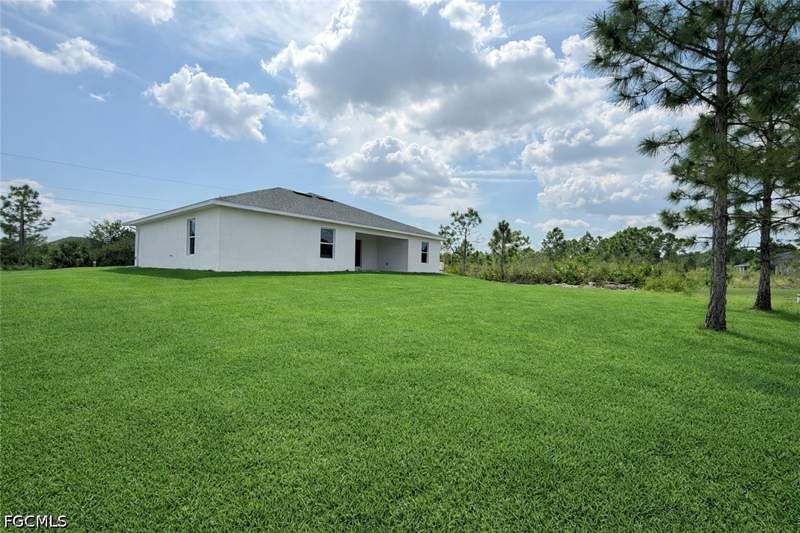 3 bedroom SingleFamilyResidence at 2600 26th St W, Lehigh Acres, Lehigh Acres — photo 3
