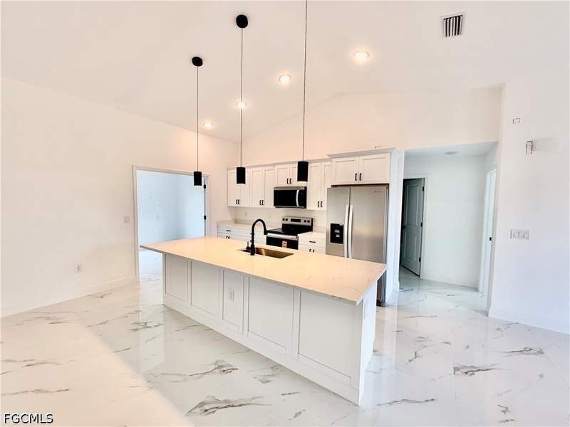 3 bedroom SingleFamilyResidence at 2600 26th St W, Lehigh Acres, Lehigh Acres — photo 4