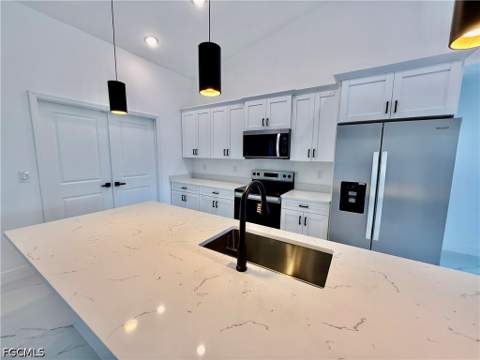 2600 26th St W, Lehigh Acres FL - photo 8 of 31