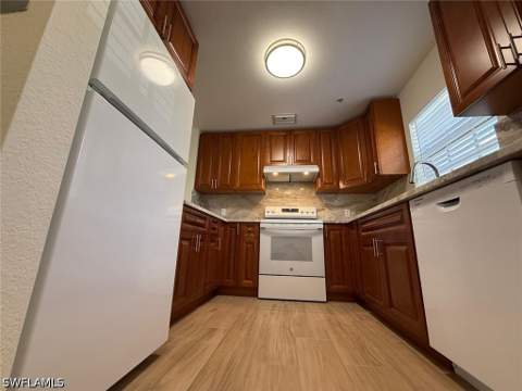 9051 Gervais Cir 1508, Naples FL - photo 10 of 30