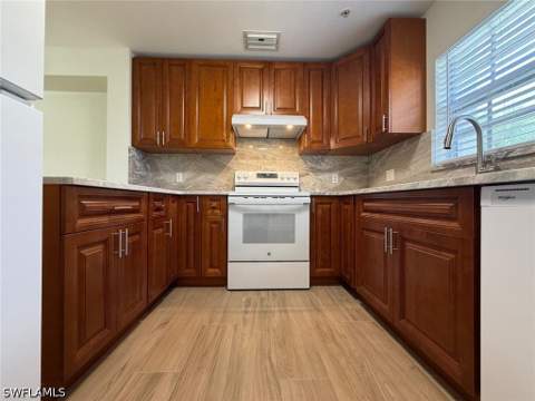 9051 Gervais Cir 1508, Naples FL - photo 9 of 30