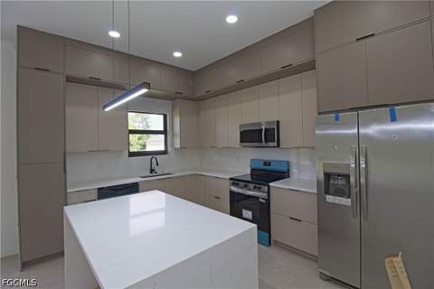 2812 NW 27th Ave, Cape Coral FL - photo 7 of 49
