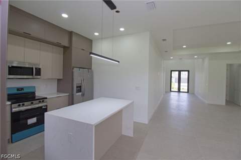 2812 NW 27th Ave, Cape Coral FL - photo 8 of 49
